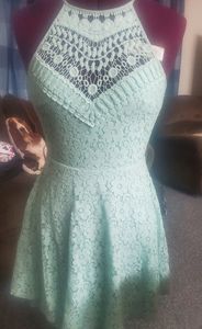 B. DARLIN HALTER TOP DRESS 5/6 in great shape